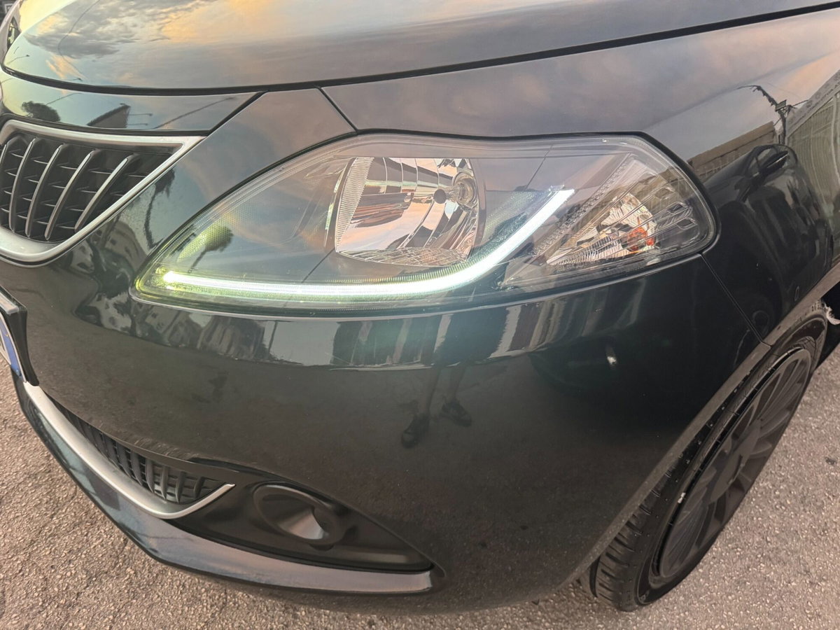 Lancia Ypsilon 1.2 69 CV 5 porte GPL Ecochic Gold (4)