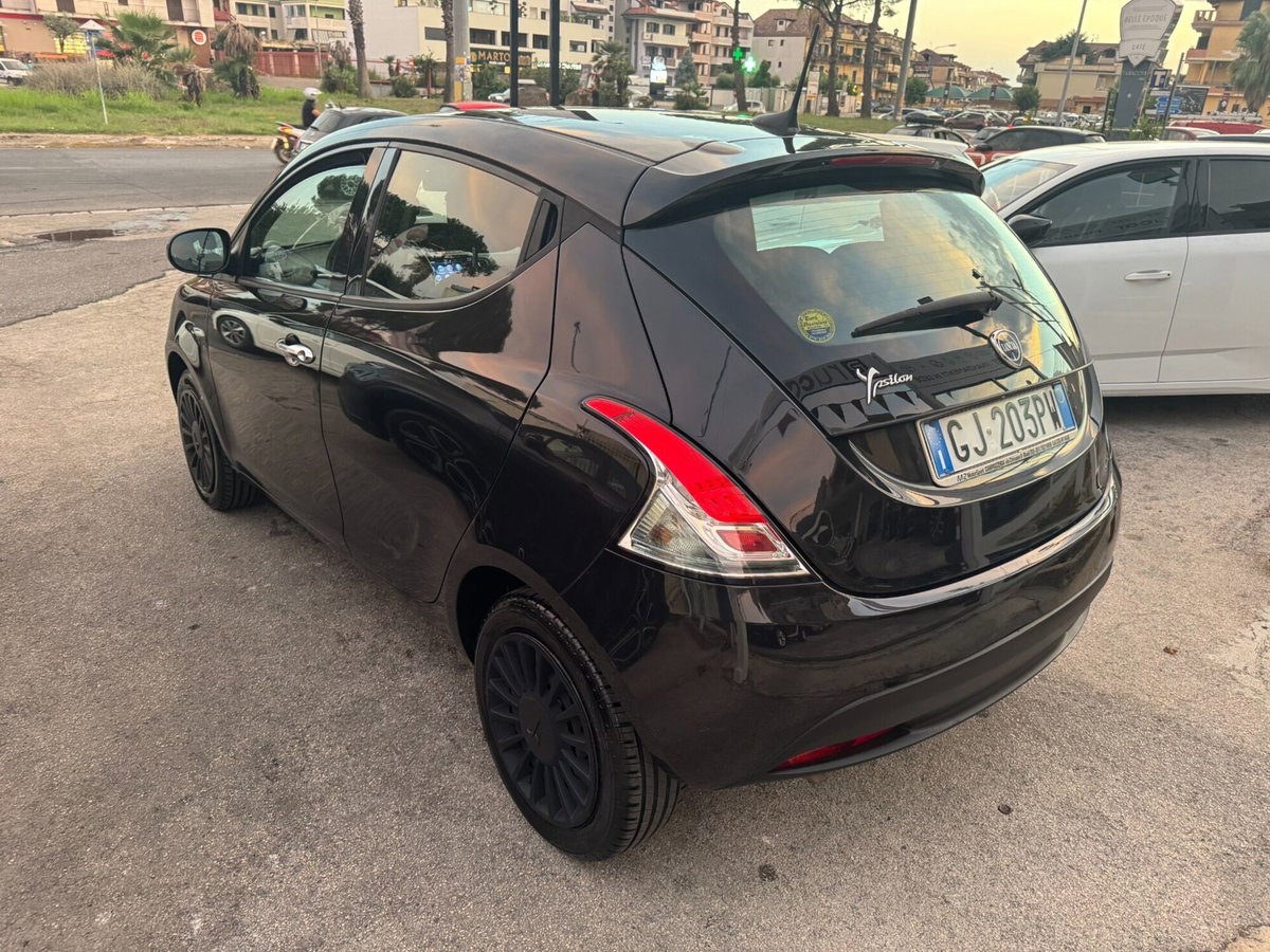 Lancia Ypsilon 1.2 69 CV 5 porte GPL Ecochic Gold (6)