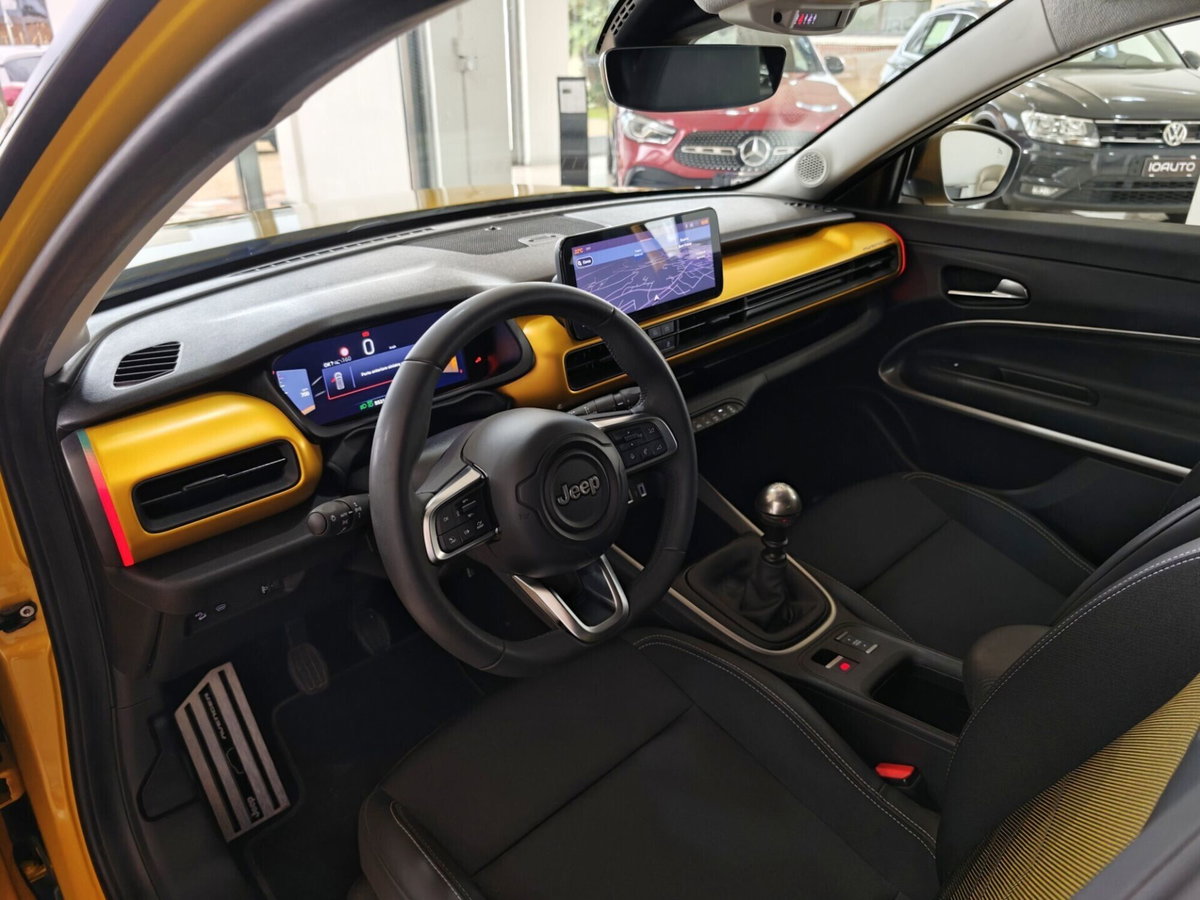 Jeep Avenger 1.2 turbo Summit fwd 100cv (13)