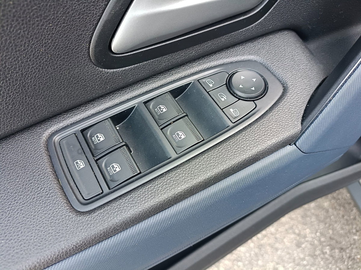 Dacia Duster 1.6 hybrid Journey 140cv (19)