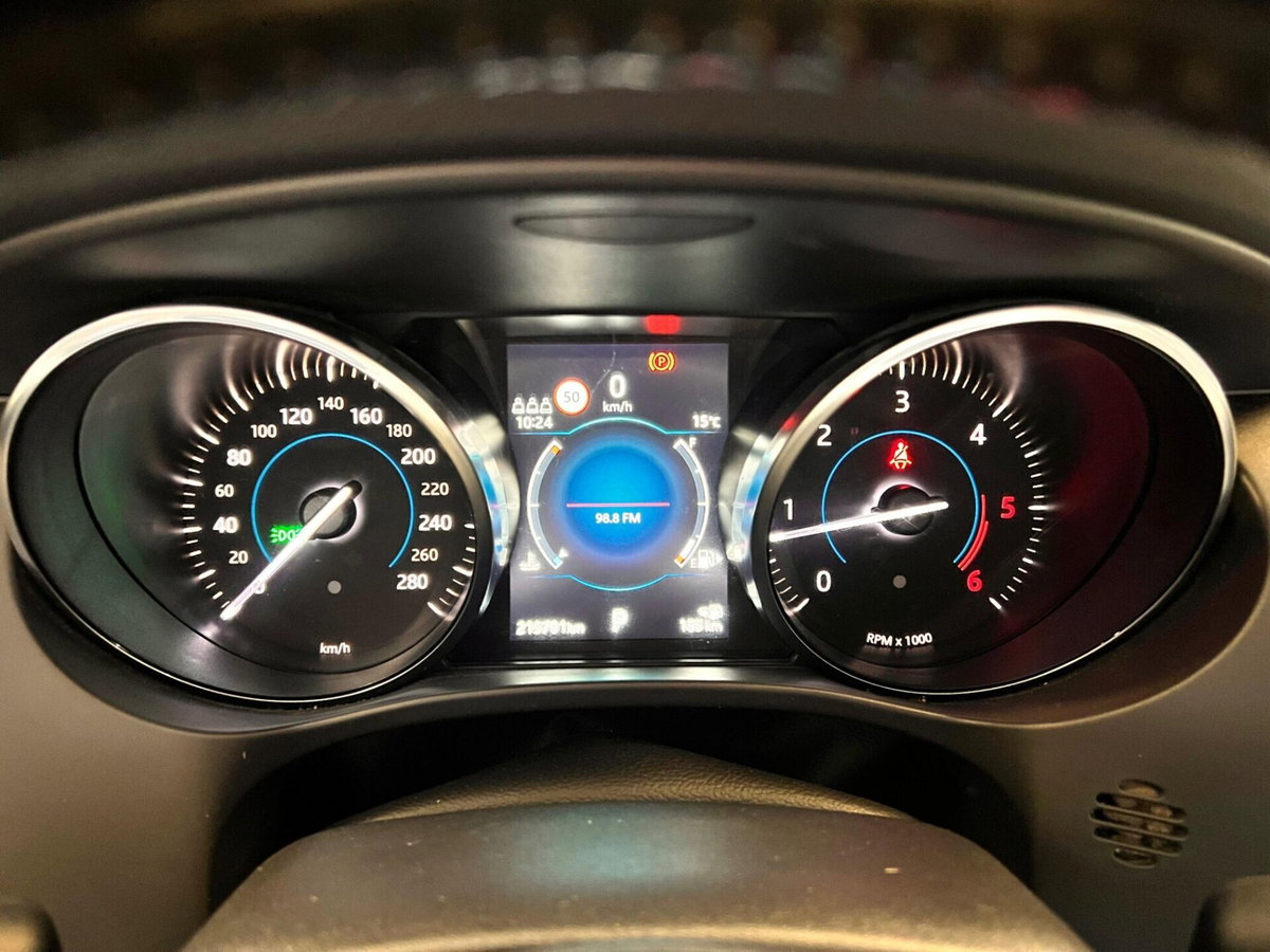 Jaguar F-Pace 2.0 D 180 CV AWD Portfolio (10)