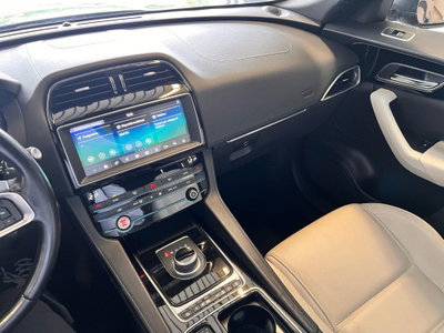 Jaguar F-Pace 2.0 D 180 CV AWD Portfolio (11)