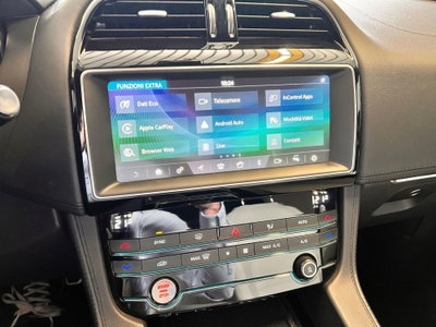 Jaguar F-Pace 2.0 D 180 CV AWD Portfolio (12)