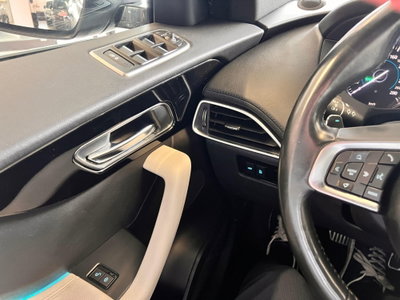 Jaguar F-Pace 2.0 D 180 CV AWD Portfolio (14)