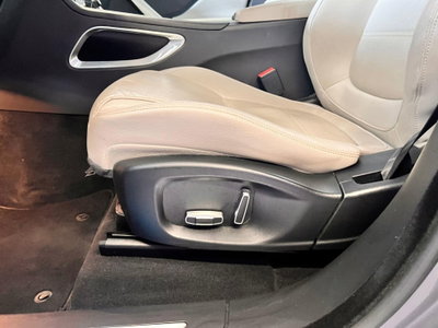 Jaguar F-Pace 2.0 D 180 CV AWD Portfolio (15)