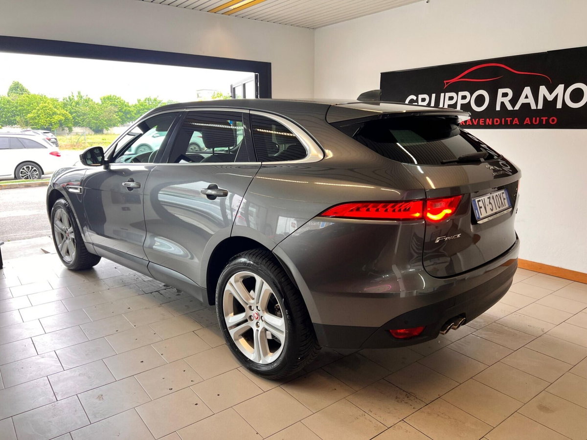 Jaguar F-Pace 2.0 D 180 CV AWD Portfolio (6)