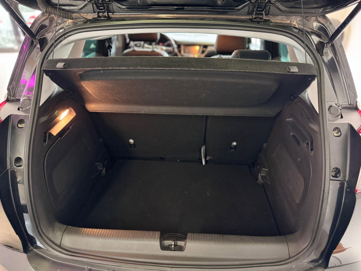 Opel Crossland X 1.2 12V Innovation (12)