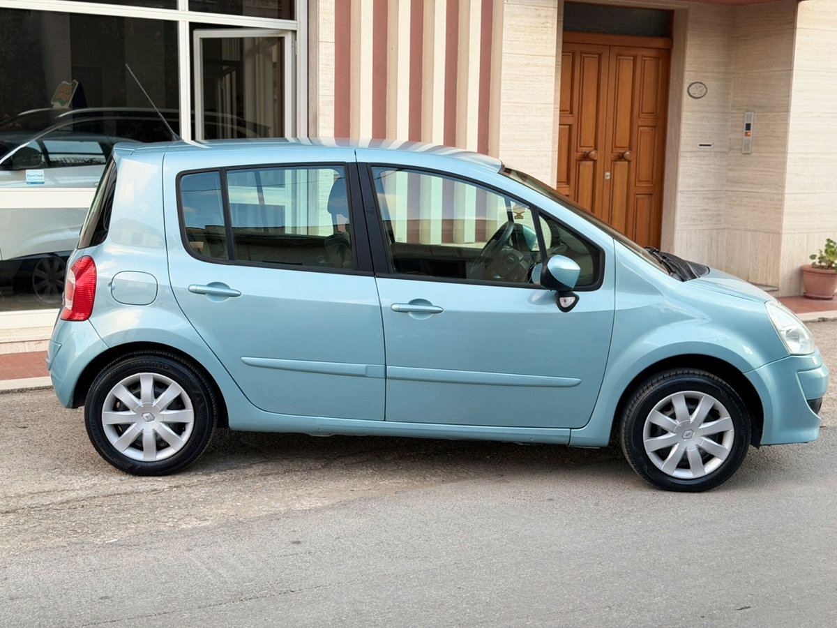 Renault Modus 1.2 16V Dynamique (2)