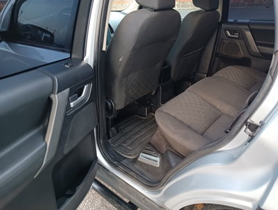 Land Rover Freelander 2.2 TD4 S.W. XS (12)