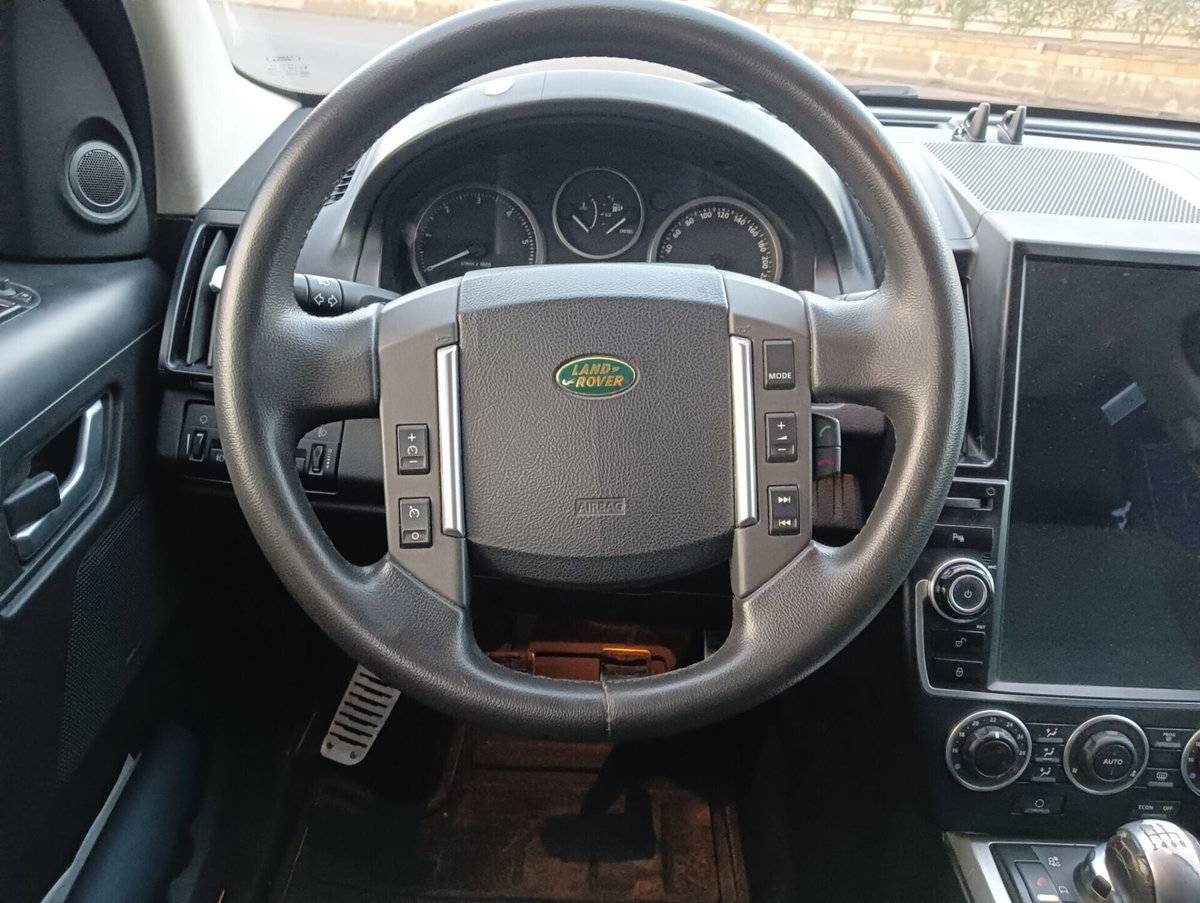 Land Rover Freelander 2.2 TD4 S.W. XS (9)