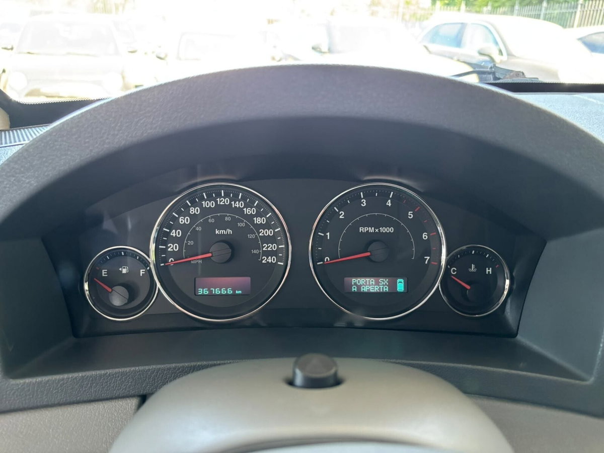 Jeep Grand Cherokee 3.0 V6 CRD Overland (12)