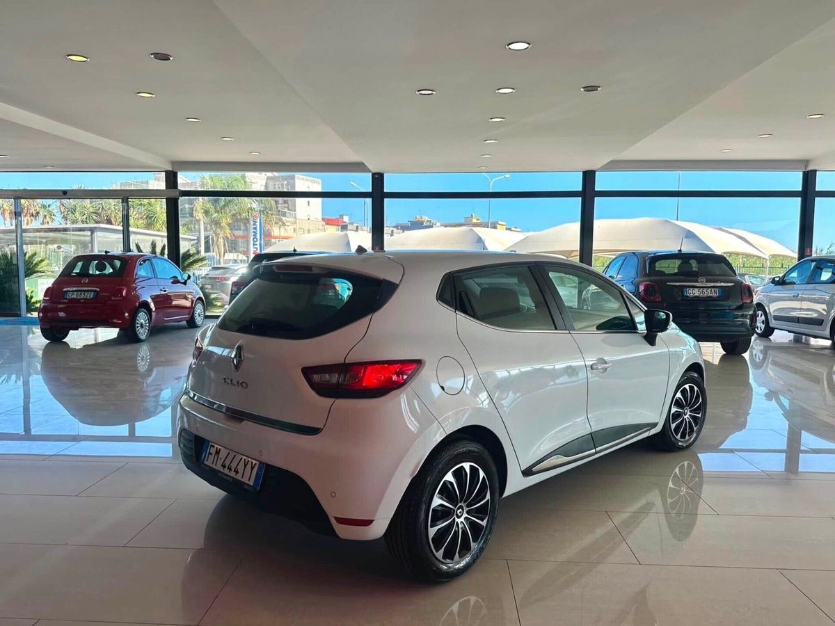 Renault Clio dCi 8V 75 CV Start&Stop 5 porte Energy Intens (3)