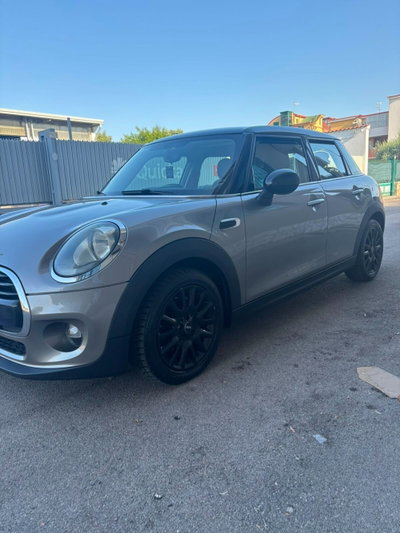 MINI Mini 1.5 Cooper D Hype 5 porte (2)
