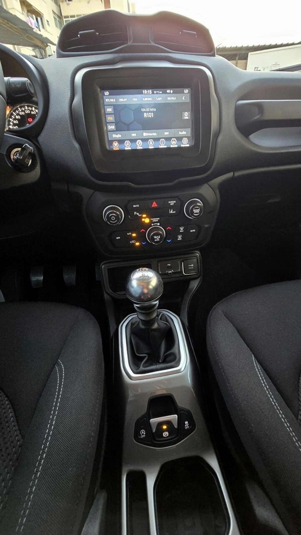 Jeep Renegade 1.6 Mjt 130 CV Limited (7)