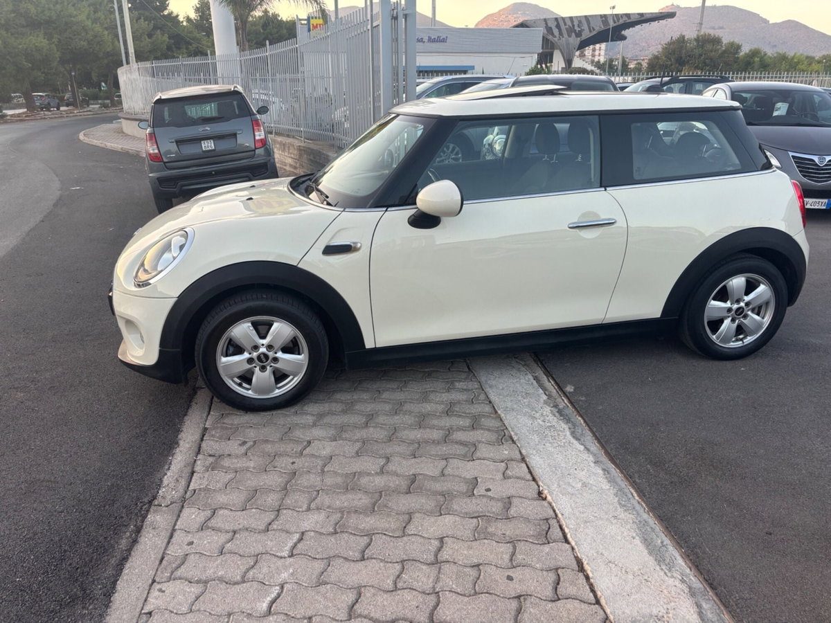MINI Mini Paceman 1.6 Cooper D Paceman (2)