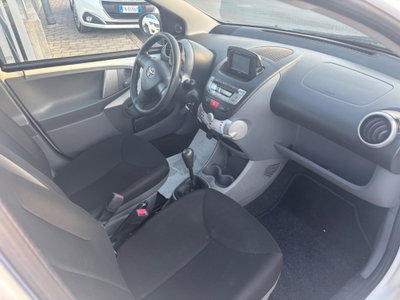 Toyota Aygo 1.0 12V VVT-i 5 porte Now Connect (10)