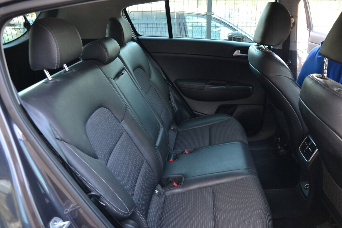Kia Sportage 1.7 CRDI 2WD Business Class (12)