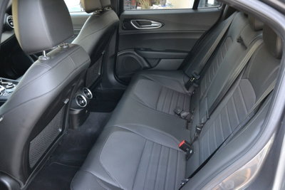 Alfa Romeo Giulia 2.2 t Sprint 160cv auto (8)