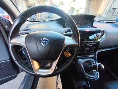 Lancia Ypsilon 1.2 69 CV 5 porte GPL Ecochic Gold (10)