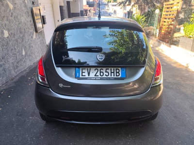 Lancia Ypsilon 1.2 69 CV 5 porte GPL Ecochic Gold (4)