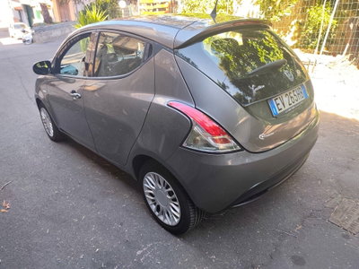 Lancia Ypsilon 1.2 69 CV 5 porte GPL Ecochic Gold (5)