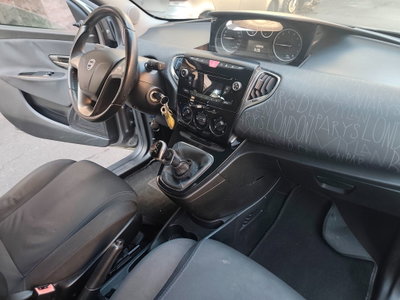 Lancia Ypsilon 1.2 69 CV 5 porte GPL Ecochic Gold (9)