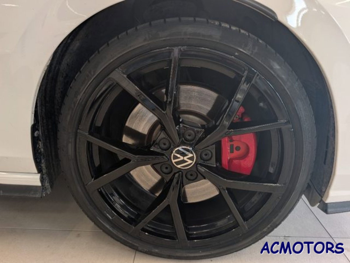 Volkswagen Golf 2.0 TSI GTI DSG (9)