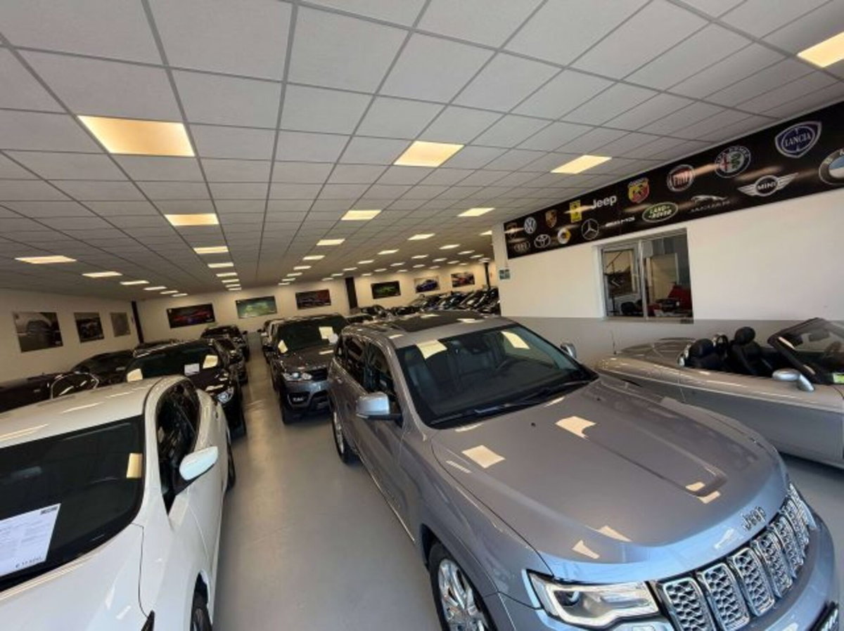 Jeep Grand Cherokee 3.0 V6 CRD 250 CV Multijet II Summit (2)