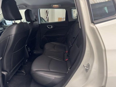Jeep Compass 1.5 turbo t4 mhev Summit 2wd 130cv dct (8)