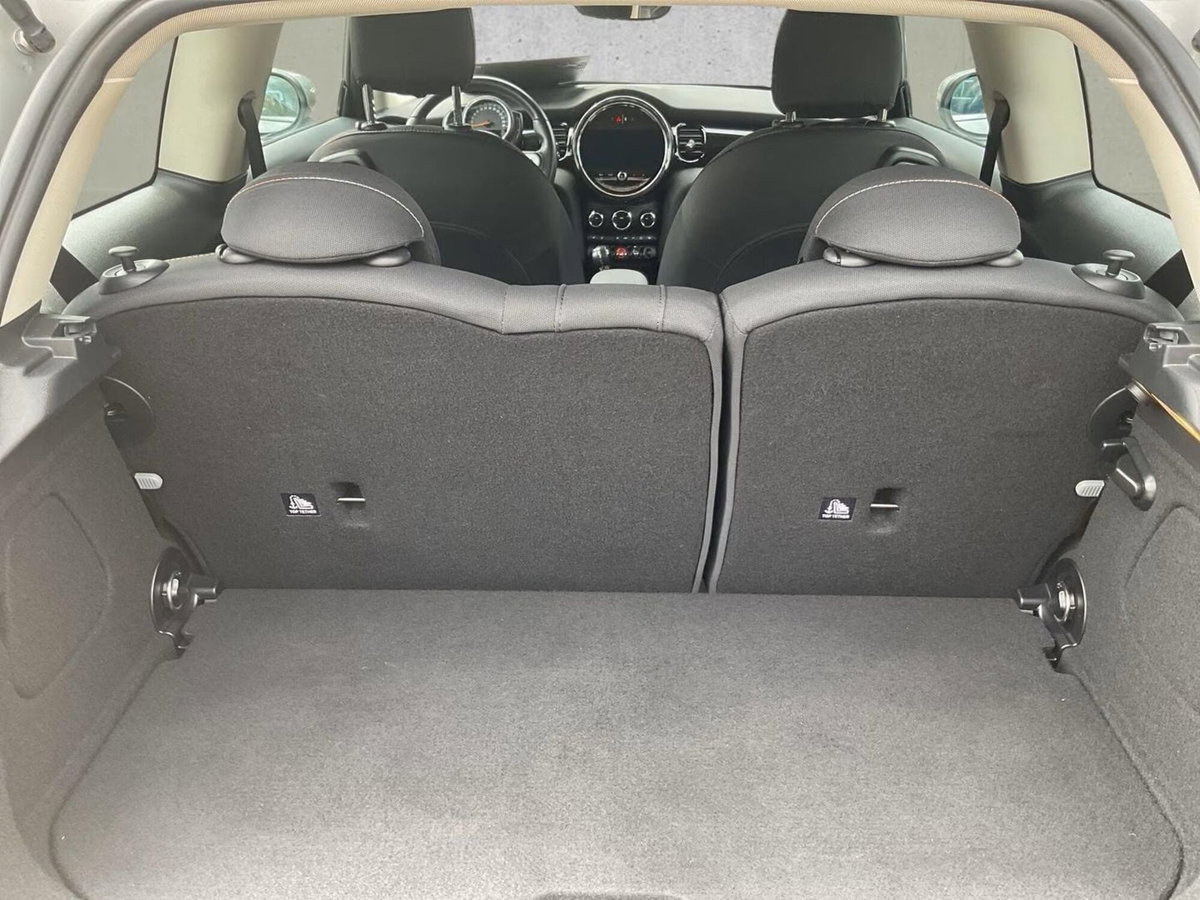 MINI Mini 1.5 Cooper Essential (14)
