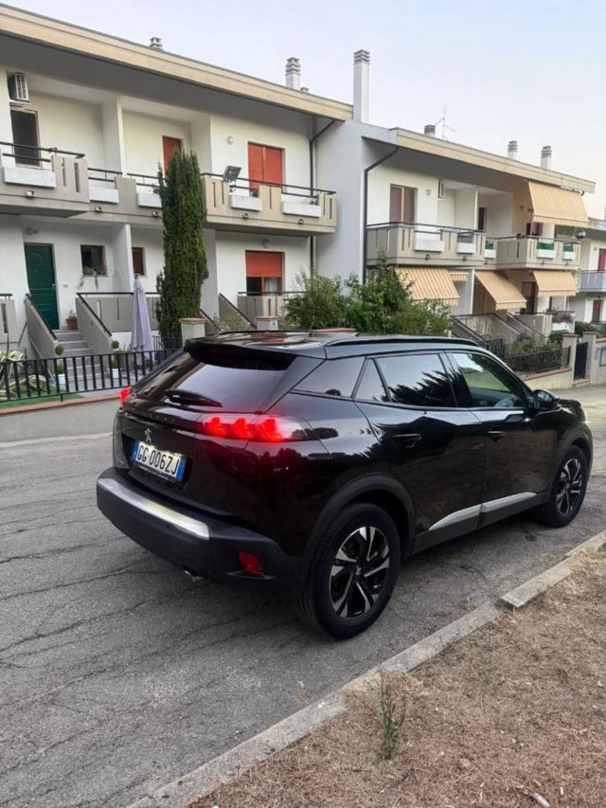 Peugeot 2008 BlueHDi 130 S&S EAT8 Allure Pack (8)