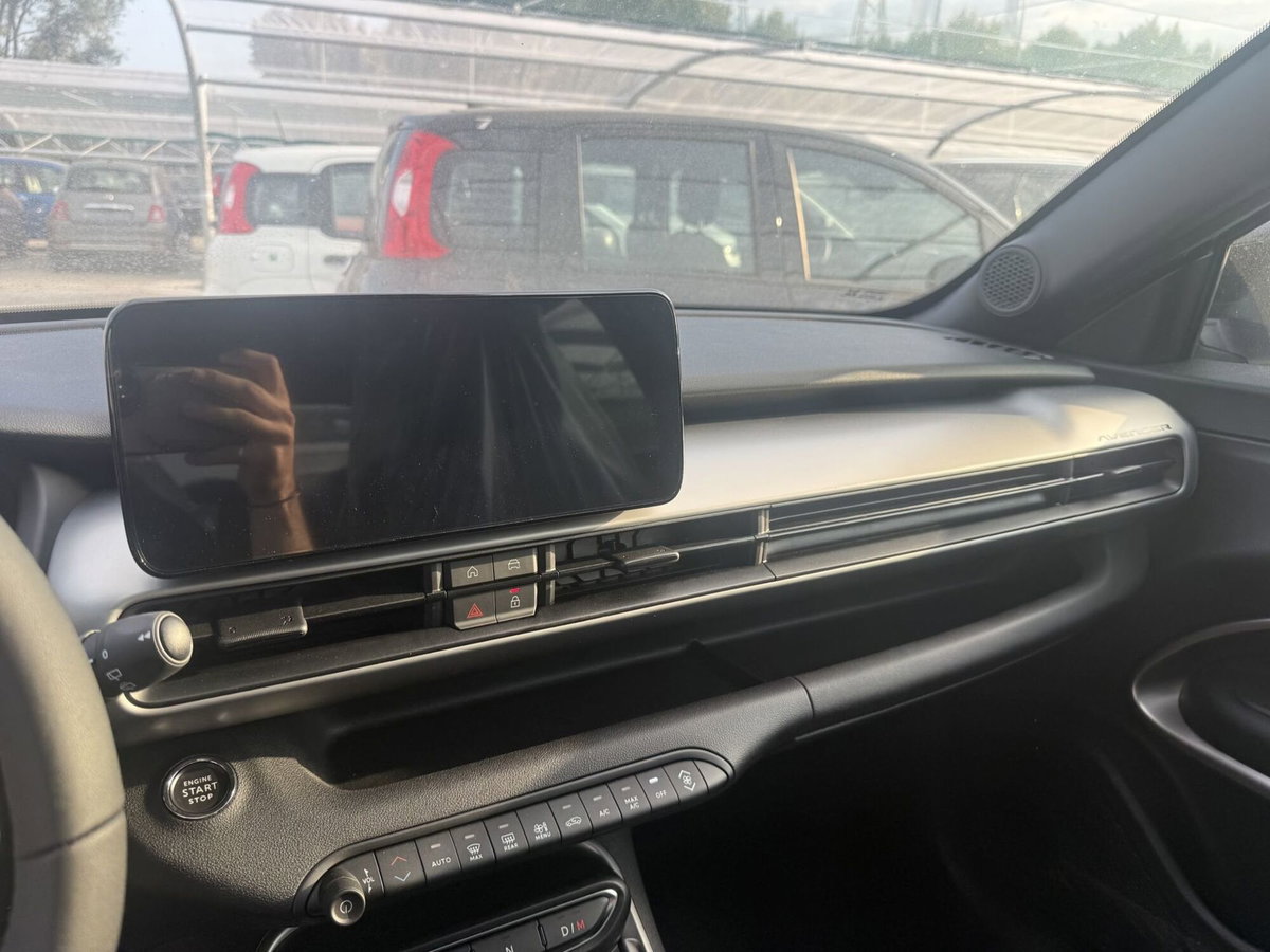 Jeep Avenger 1.2 turbo e-hybrid mhev Summit fwd 110cv edct6 (12)