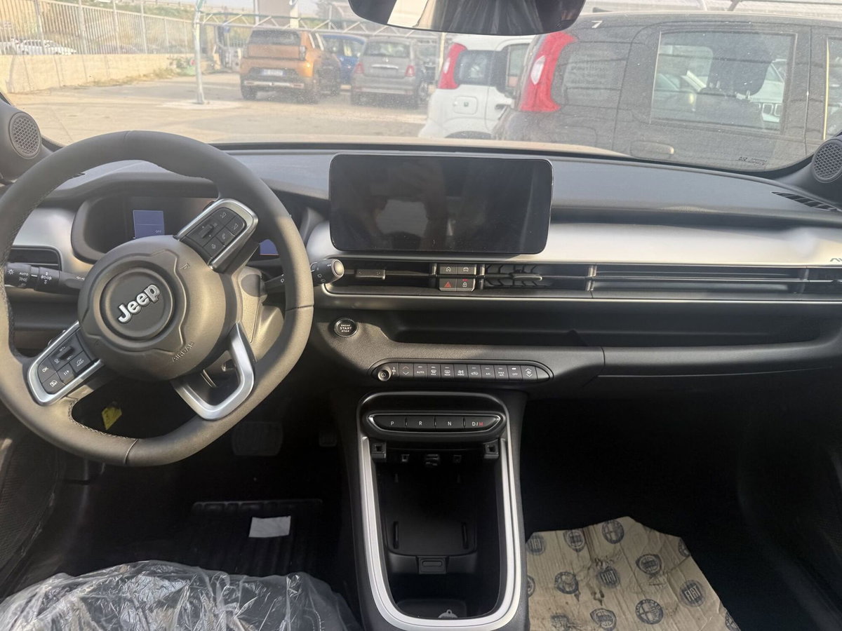 Jeep Avenger 1.2 turbo e-hybrid mhev Summit fwd 110cv edct6 (7)