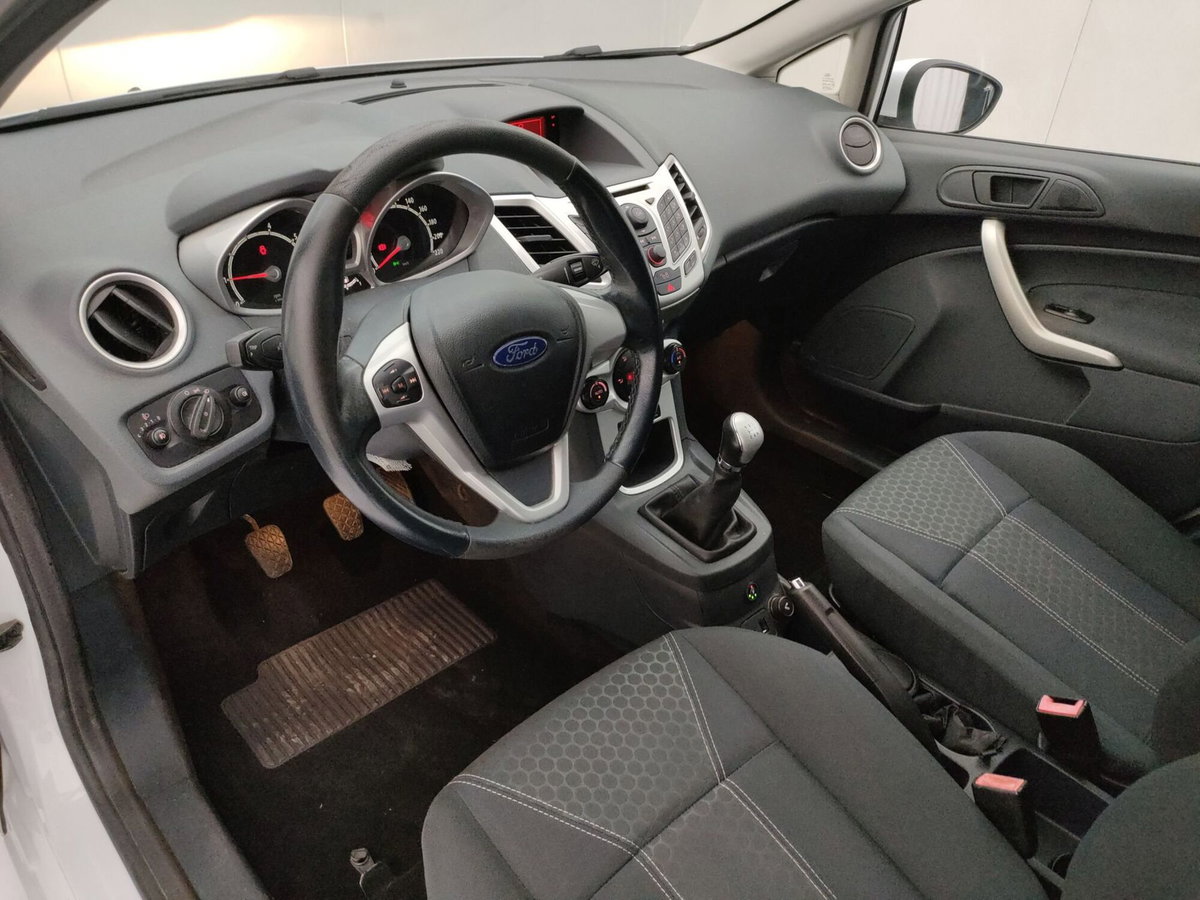 Ford Fiesta 1.4 5p. Bz.- GPL Titanium (11)