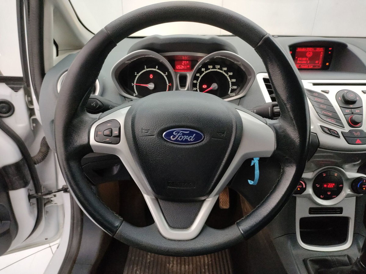Ford Fiesta 1.4 5p. Bz.- GPL Titanium (12)