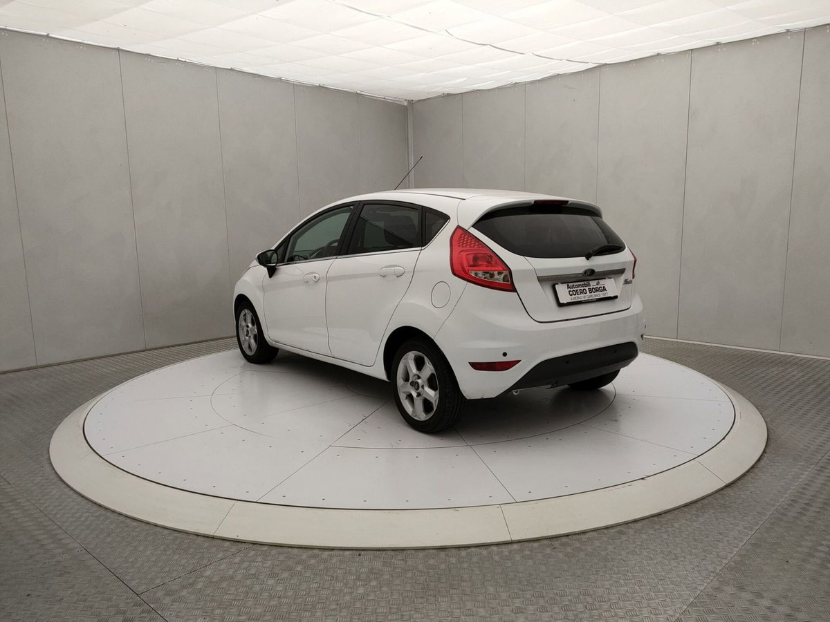 Ford Fiesta 1.4 5p. Bz.- GPL Titanium (6)