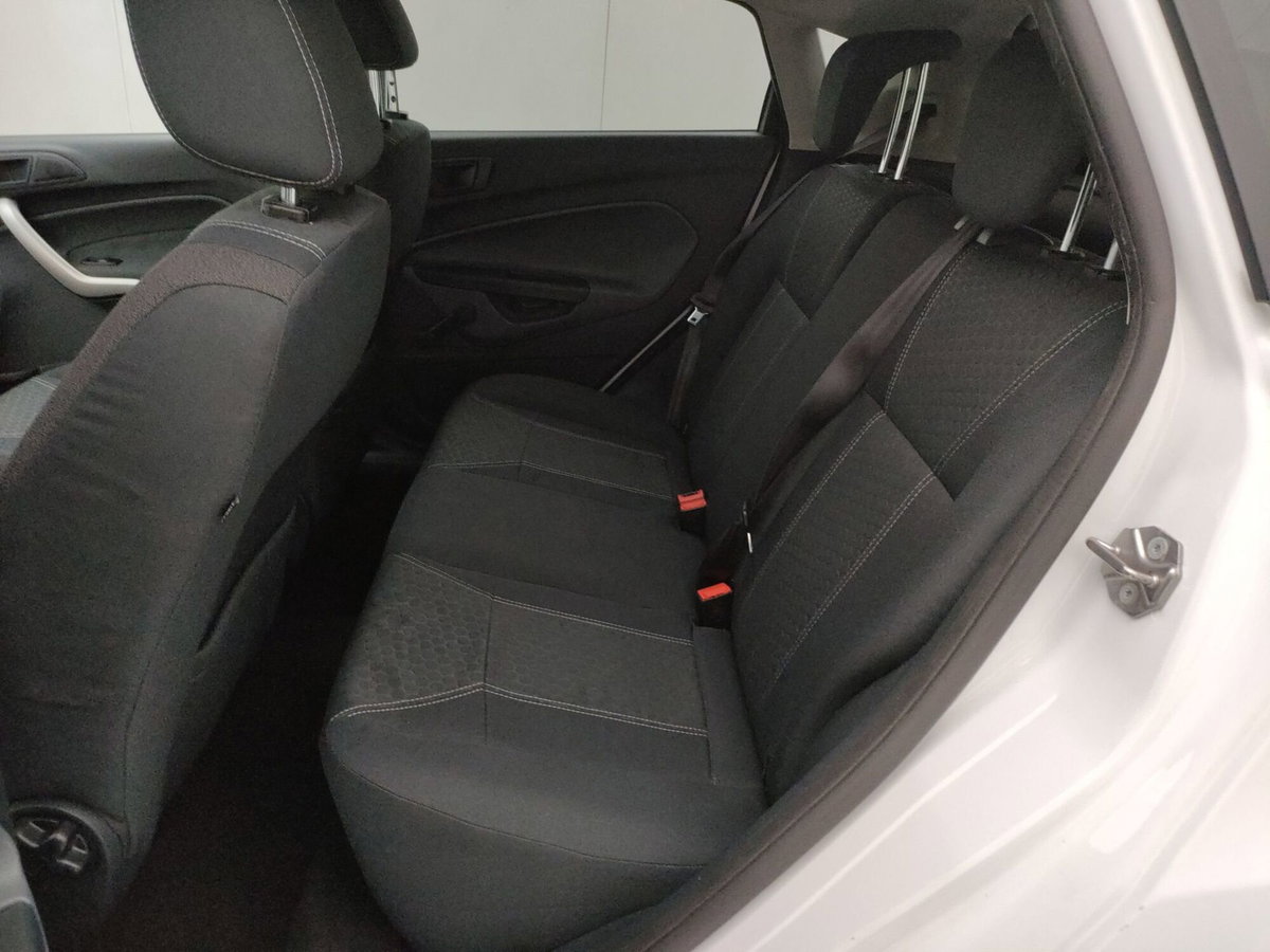 Ford Fiesta 1.4 5p. Bz.- GPL Titanium (8)