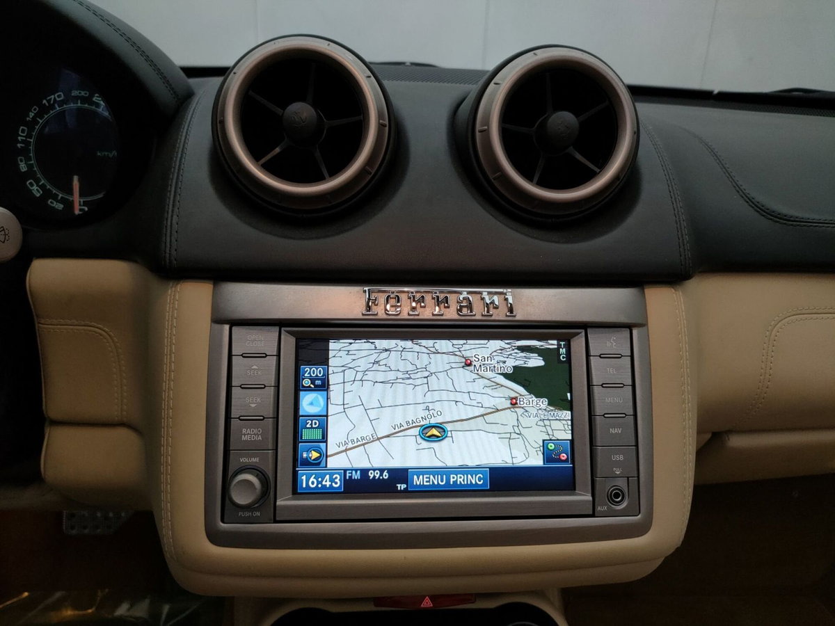 Ferrari California Spider California DCT (18)