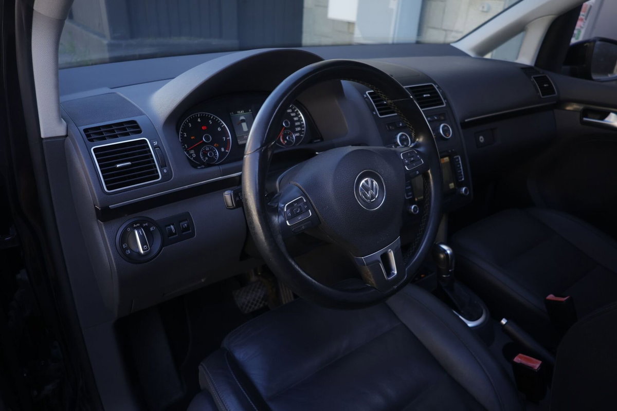 Volkswagen Touran 1.4 TSI DSG Highline EcoFuel (16)