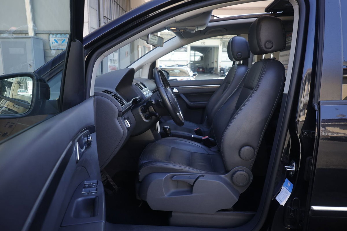 Volkswagen Touran 1.4 TSI DSG Highline EcoFuel (18)