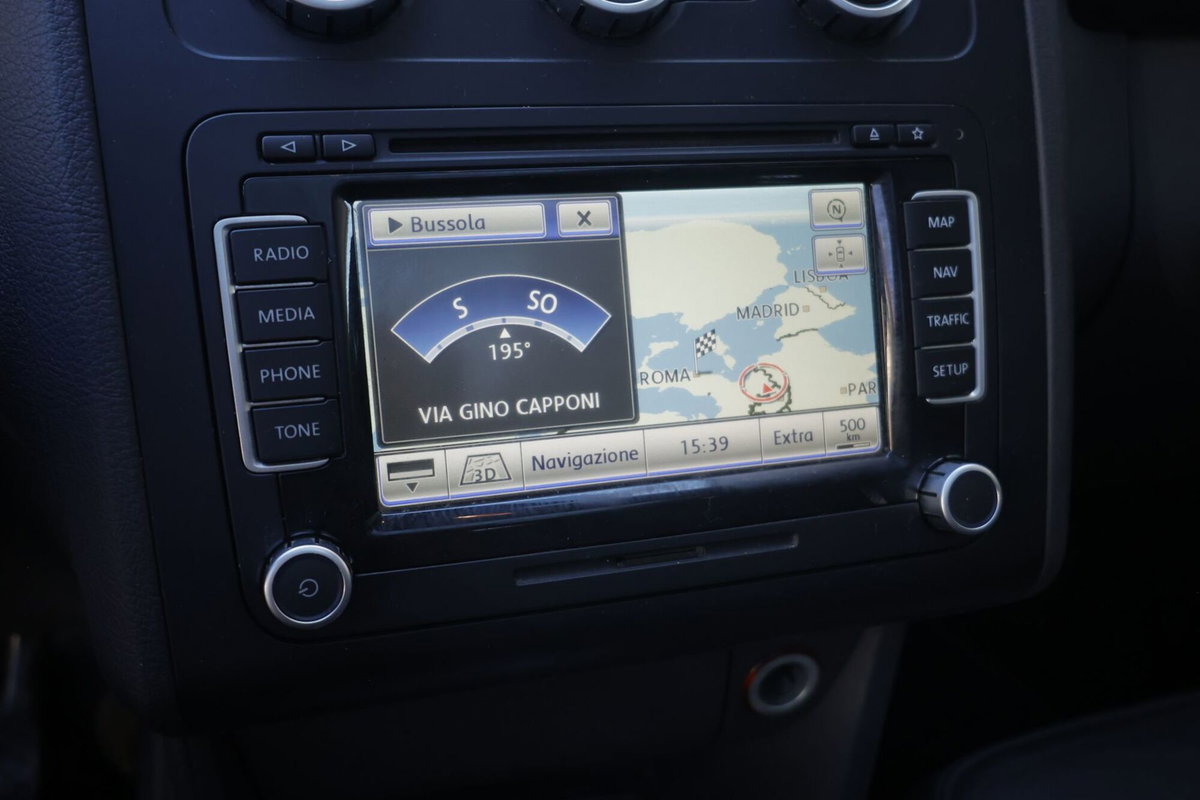 Volkswagen Touran 1.4 TSI DSG Highline EcoFuel (6)