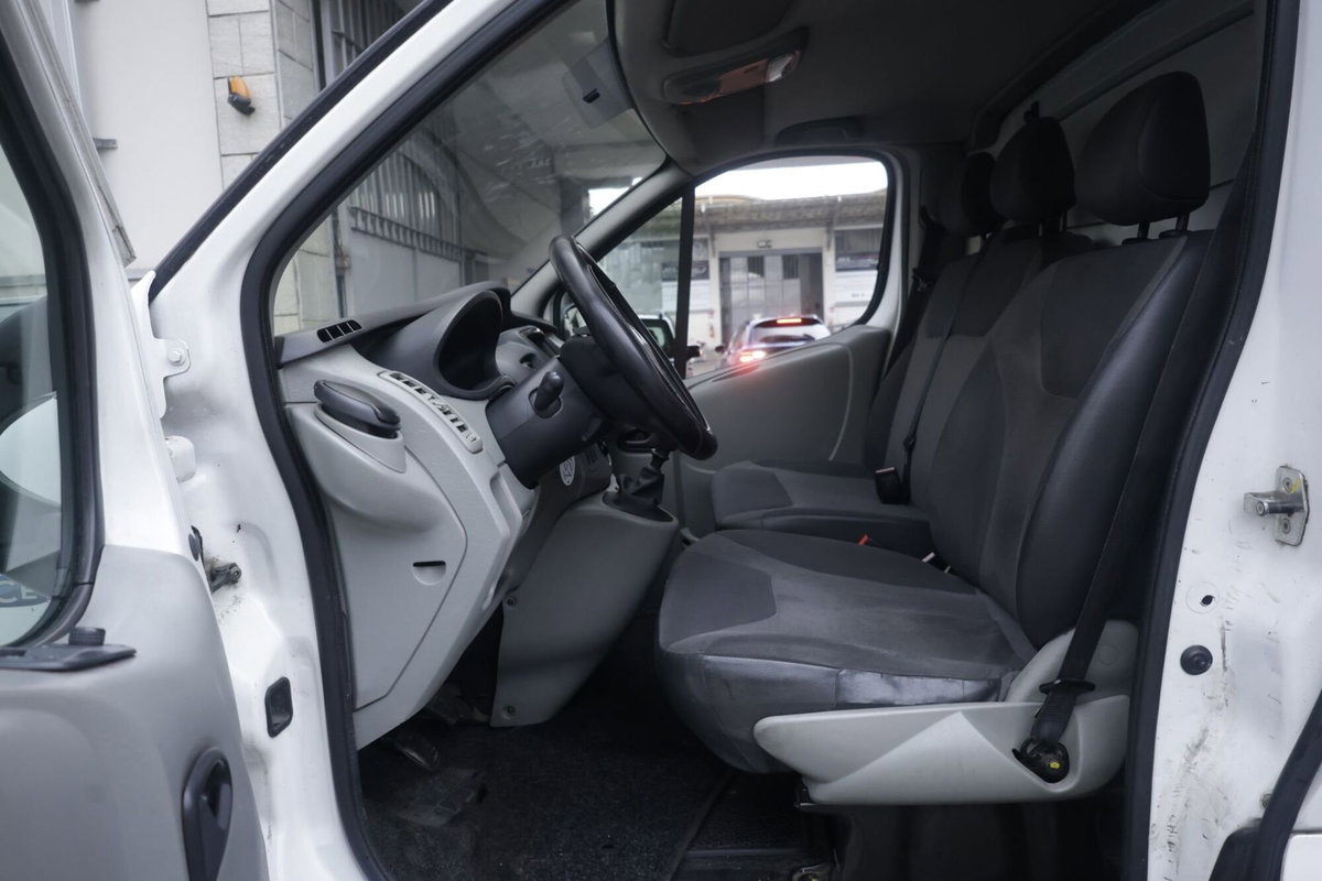 Renault Trafic Furgone T27 2.0 dCi/115 PC-TN Furgone (10)