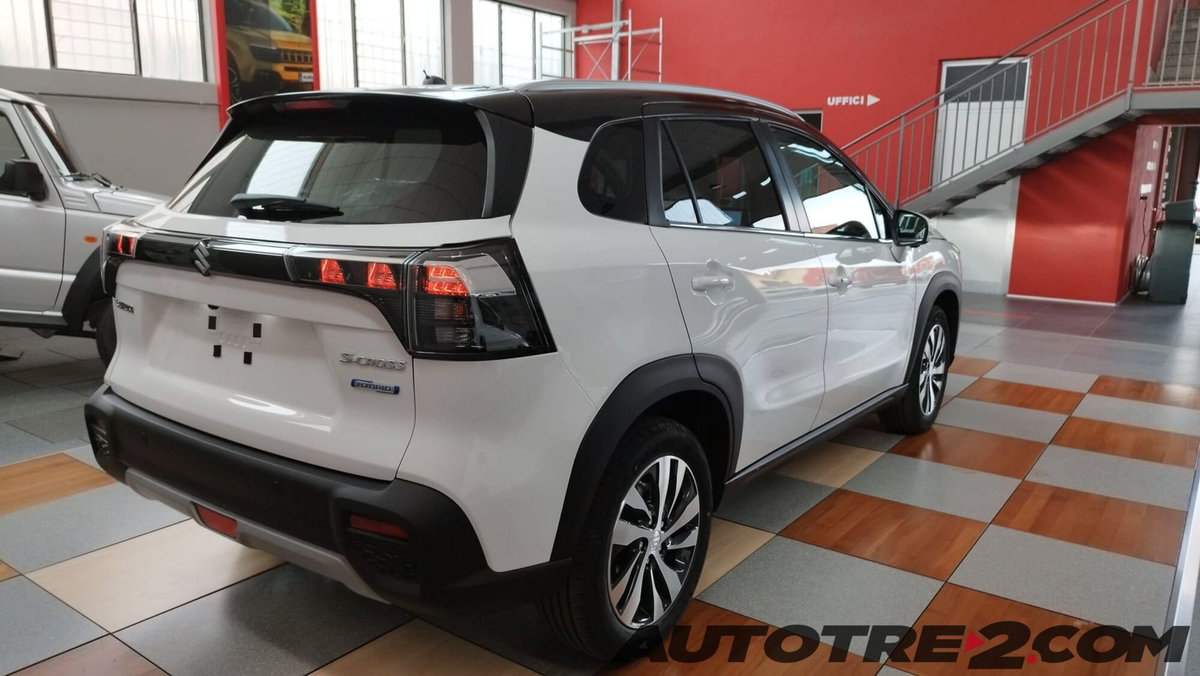 Suzuki S-Cross 1.5h 140v Starview 4wd allgrip at (13)