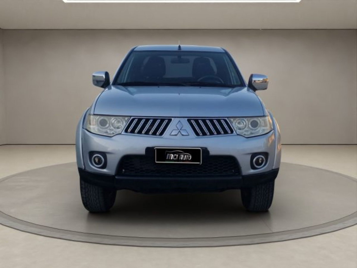 Mitsubishi L200 2.5 DI-D/136CV Club Cab Invite DPF (8)