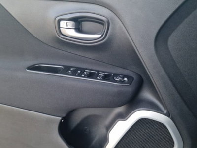 Jeep Renegade 1.6 Mjt 120 CV Longitude (12)