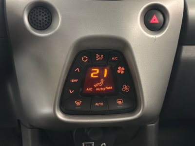 Toyota Aygo Connect 1.0 VVT-i 72 CV 5 porte x-you MMT (15)