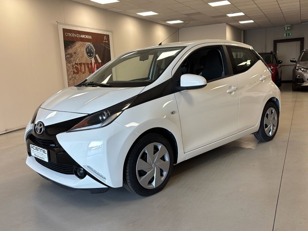 Toyota Aygo Connect 1.0 VVT-i 72 CV 5 porte x-you MMT (2)