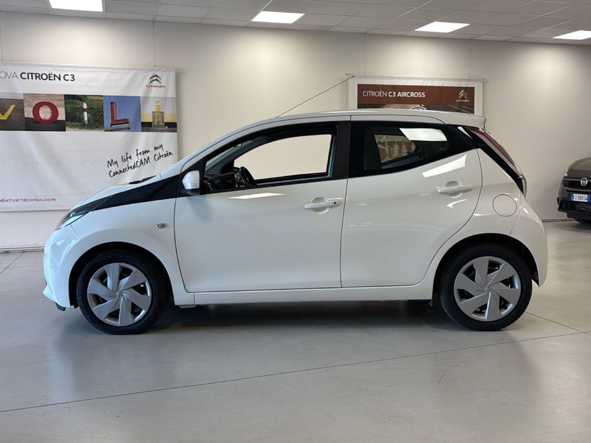 Toyota Aygo Connect 1.0 VVT-i 72 CV 5 porte x-you MMT (5)