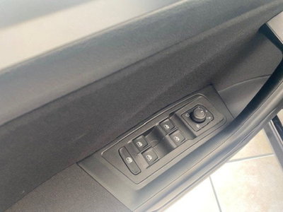 Volkswagen T-Roc 1.0 tsi Life 115cv (8)