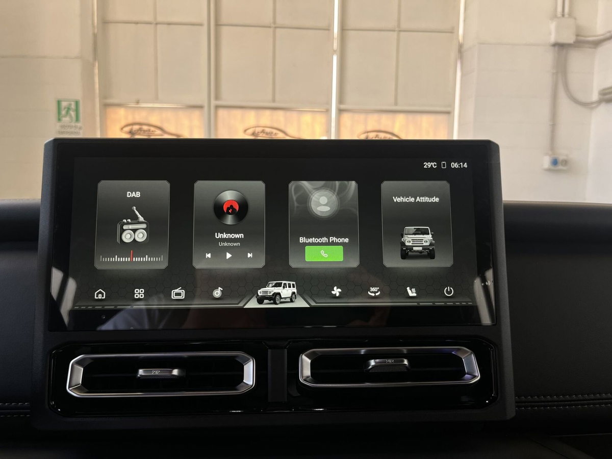 Emc 212 212 2.0 tdi Diesel 4wd 8at (15)
